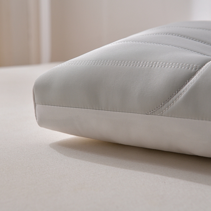 91家纺网 家纺一手货源 找家纺 （总）赛格时代家居 2025新款快乐小熊护颈羽丝绒枕