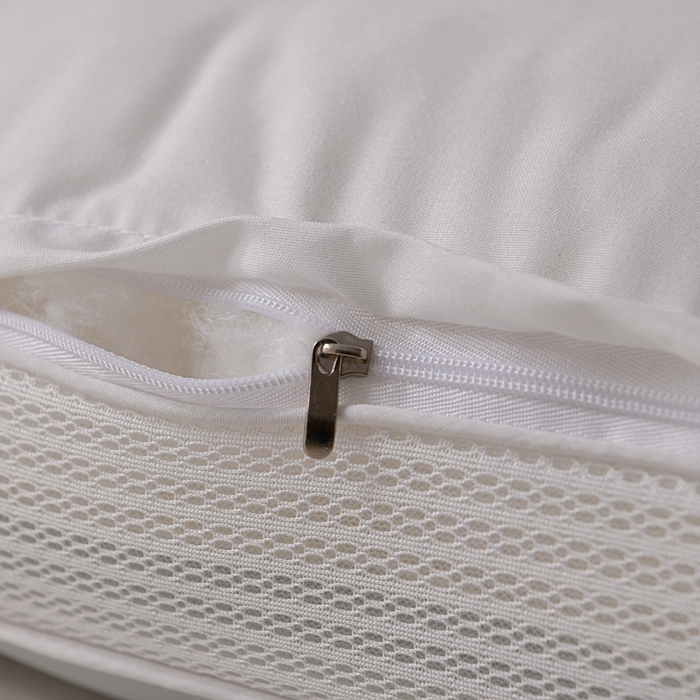 91家纺网 家纺一手货源 找家纺 （总）赛格时代家居 2025新款快乐小熊护颈羽丝绒枕