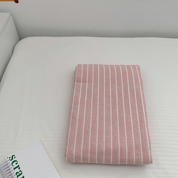 91家纺网 家纺一手货源 找家纺 柚可家居 2024新款40支全棉色织水洗棉单品系列-单被套 细红竖条纹