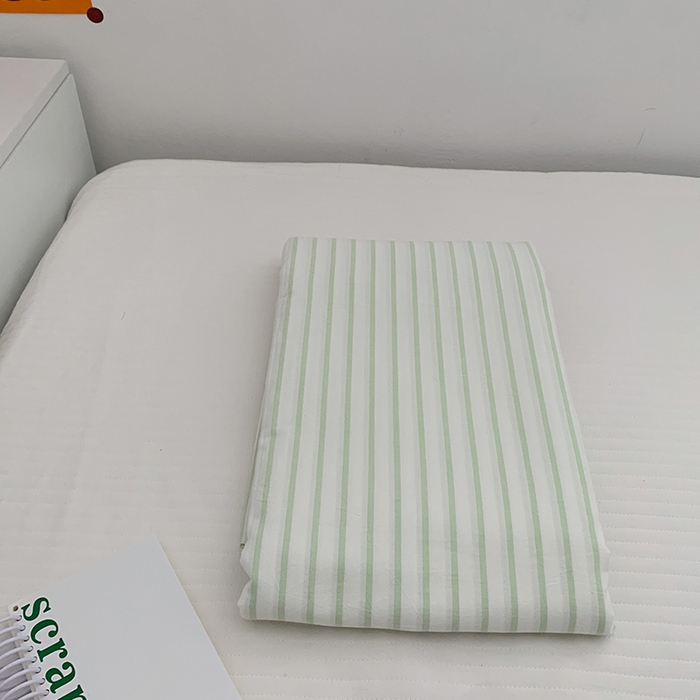 91家纺网 家纺一手货源 找家纺 柚可家居 2024新款40支全棉色织水洗棉单品系列-单被套 细红竖条纹