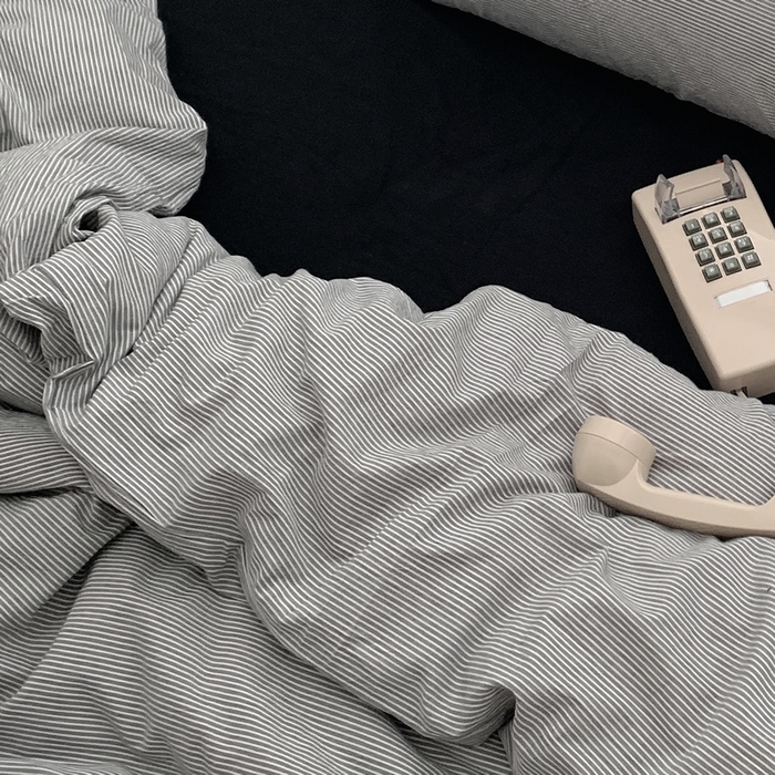 91家纺网 家纺一手货源 找家纺 柚可家居 2024新款40支全棉色织水洗棉单品系列-四件套 细灰横条纹