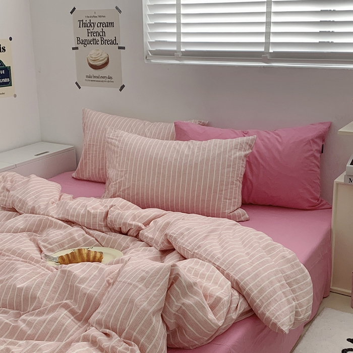 91家纺网 家纺一手货源 找家纺 柚可家居 2024新款40支全棉色织水洗棉单品系列-四件套 细红竖条纹