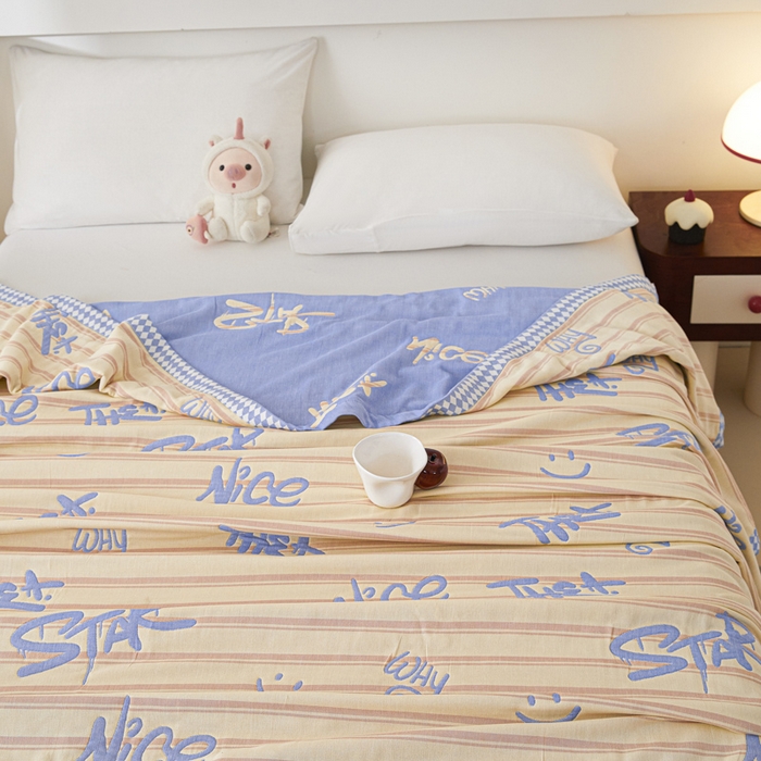 91家纺网 家纺一手货源 找家纺 悦然毛巾被 2025新款八层纱布盖毯毛巾被夏被夏凉被空调被 梦幻光影蓝