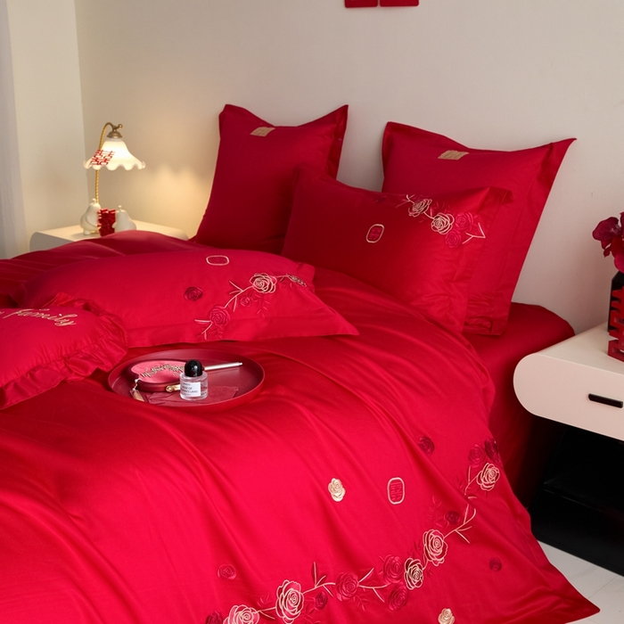 91家纺网 家纺一手货源 找家纺 东方合美（原：皇家传奇） 2025新款婚庆小红书化纤系列四件套(控价138/148） 爱意花园