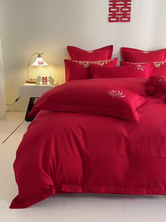 91家纺网 家纺一手货源 找家纺 东方合美（原：皇家传奇） 2025新款婚庆小红书化纤系列四件套(控价138/148） 美丽烟花