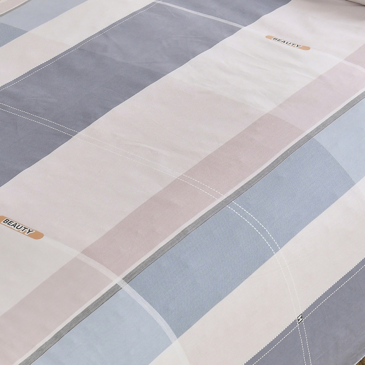 91家纺网 家纺一手货源 找家纺 乐旗家纺 2024新款13372全棉学生宿舍床单款三件套纯棉六件套 格语