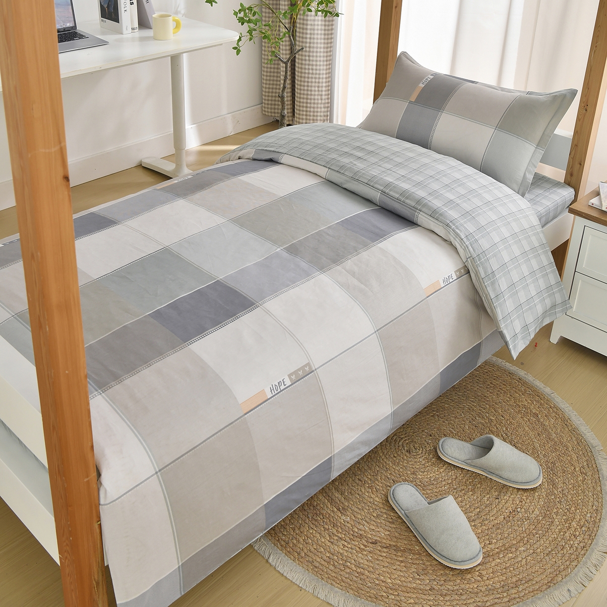 91家纺网 家纺一手货源 找家纺 乐旗家纺 2024新款13372全棉学生宿舍床单款三件套纯棉六件套 盗梦空间