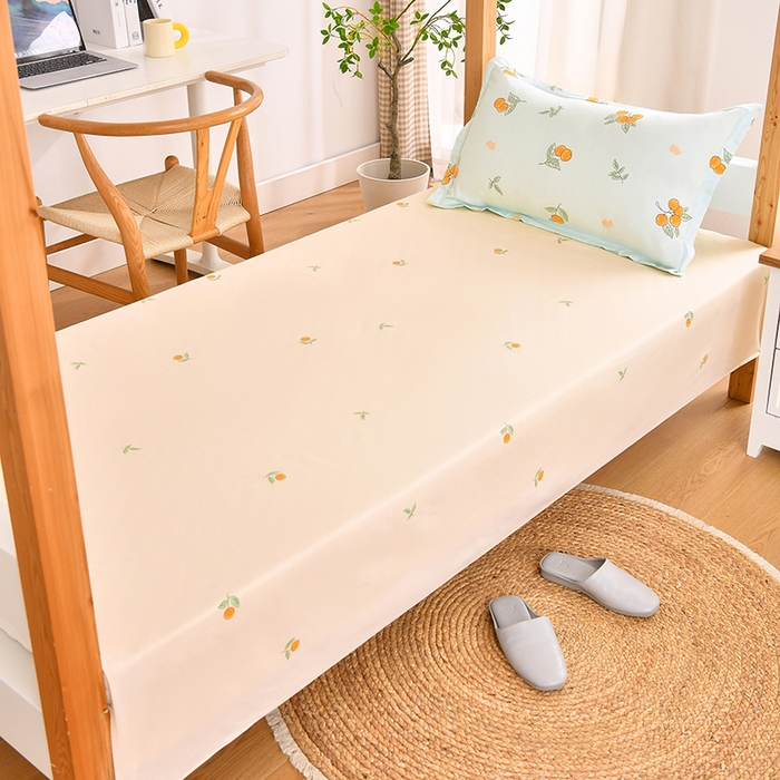 91家纺网 家纺一手货源 找家纺 乐旗家纺 2024新款13372全棉学生宿舍床单款三件套纯棉六件套 橙子汽水