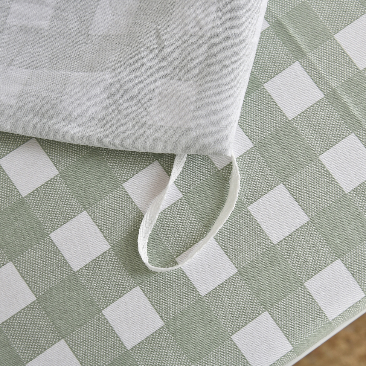 91家纺网 家纺一手货源 找家纺 乐旗家纺 2024新款13372全棉学生宿舍床单款三件套纯棉六件套 校园笔记-绿