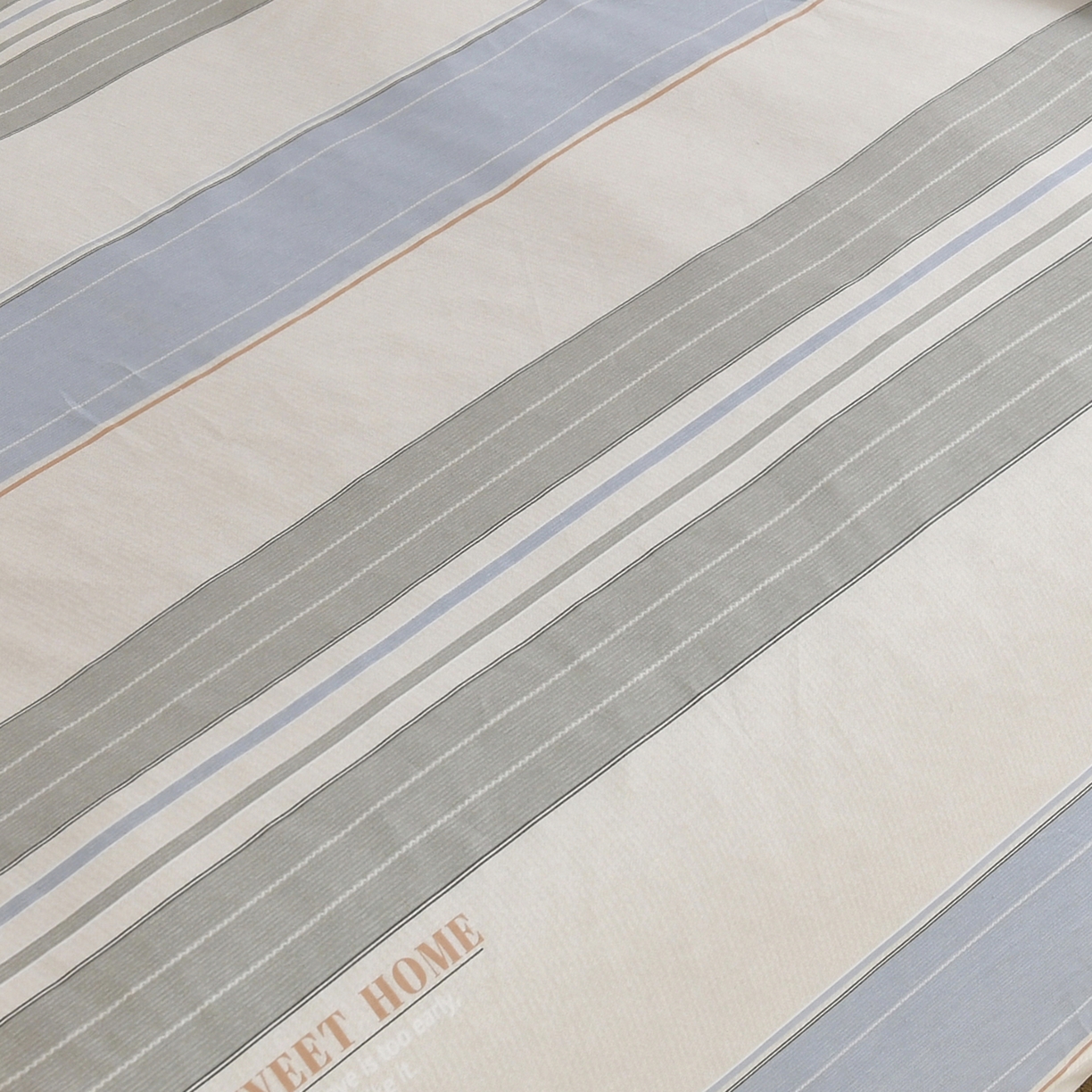 91家纺网 家纺一手货源 找家纺 乐旗家纺 2024新款13372全棉学生宿舍床单款三件套纯棉六件套 极简条纹