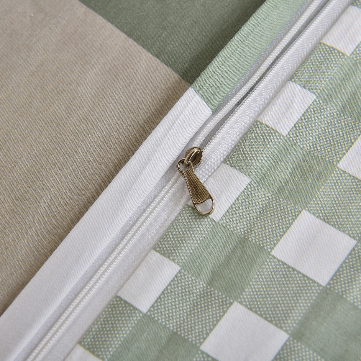 91家纺网 家纺一手货源 找家纺 乐旗家纺 2024新款13372全棉学生宿舍床单款三件套纯棉六件套 校园笔记-绿