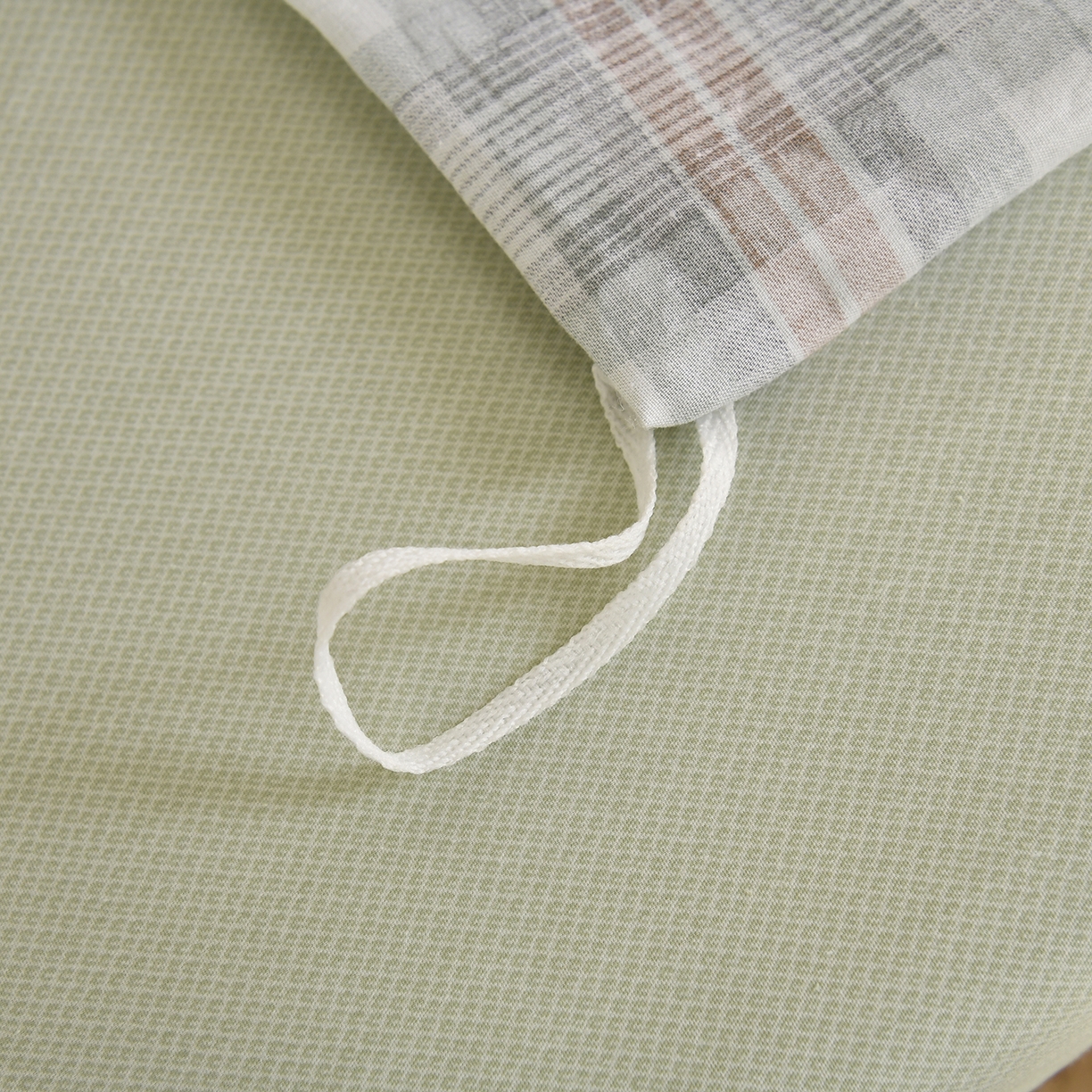 91家纺网 家纺一手货源 找家纺 乐旗家纺 2024新款13372全棉学生宿舍床单款三件套纯棉六件套 彩色空间