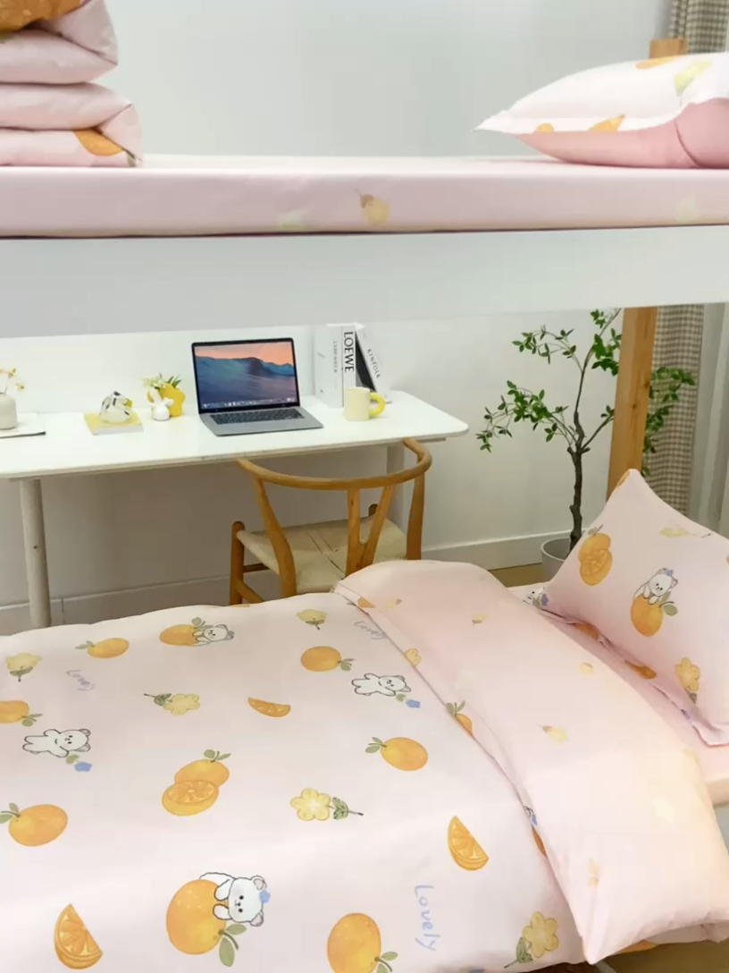 91家纺网 家纺一手货源 找家纺 乐旗家纺 2024新款13372全棉学生宿舍床单款三件套纯棉六件套 橙意满满