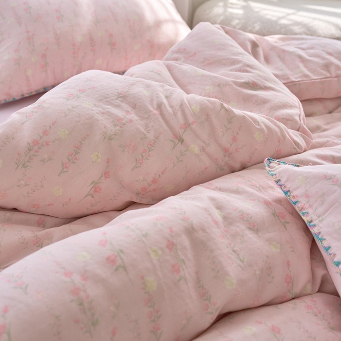 91家纺网 家纺一手货源 找家纺 洋铭区（原狠狠爱） 2025新款全棉彩边双层四件套 清香粉花