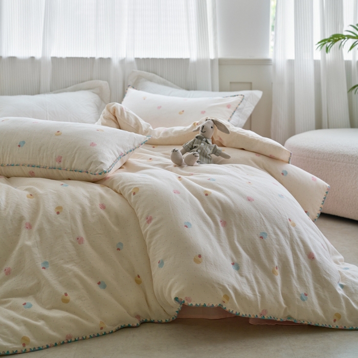 91家纺网 家纺一手货源 找家纺 洋铭区（原狠狠爱） 2025新款全棉彩边双层四件套 小奶糕