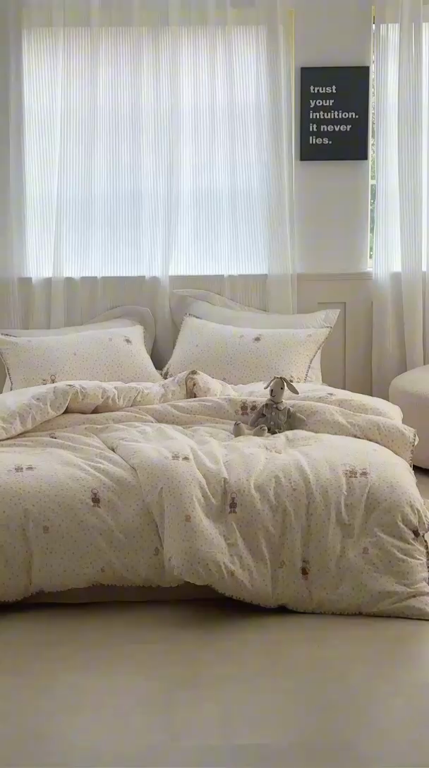 91家纺网 家纺一手货源 找家纺 洋铭区（原狠狠爱） 2025新款全棉彩边双层四件套 拉拉兔