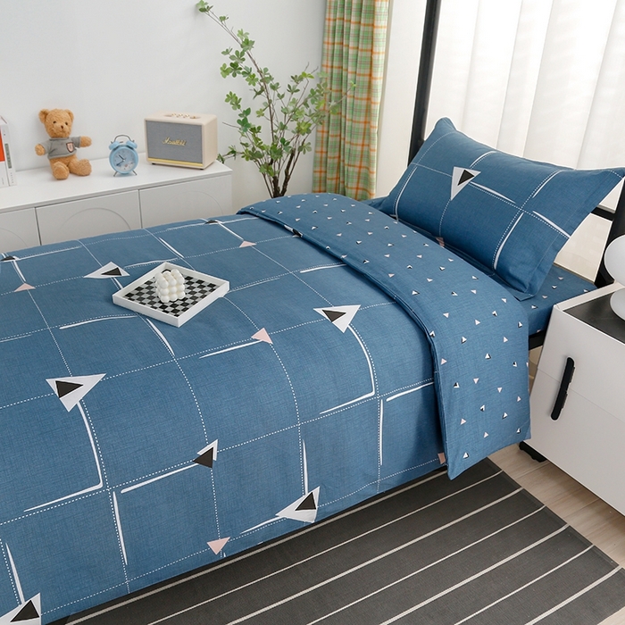 91家纺网 家纺一手货源 找家纺 乐旗家纺 2025新款A类AB版全棉环保印花学生上下铺宿舍三件套六件套 趣味几何