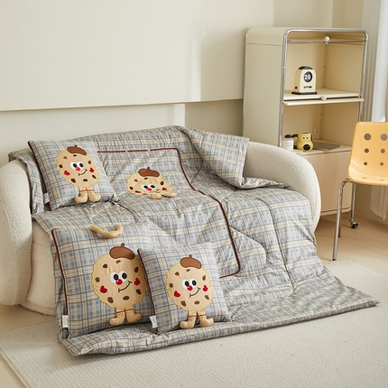 91家纺网 家纺一手货源 找家纺 （总）宝马家纺（原梦童画） 2025新款全棉四季款小饼干抱枕被