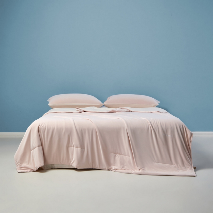 91家纺网 家纺一手货源 找家纺 玛德琳 2025新款冷暖深睡控温夏被 橘雾粉