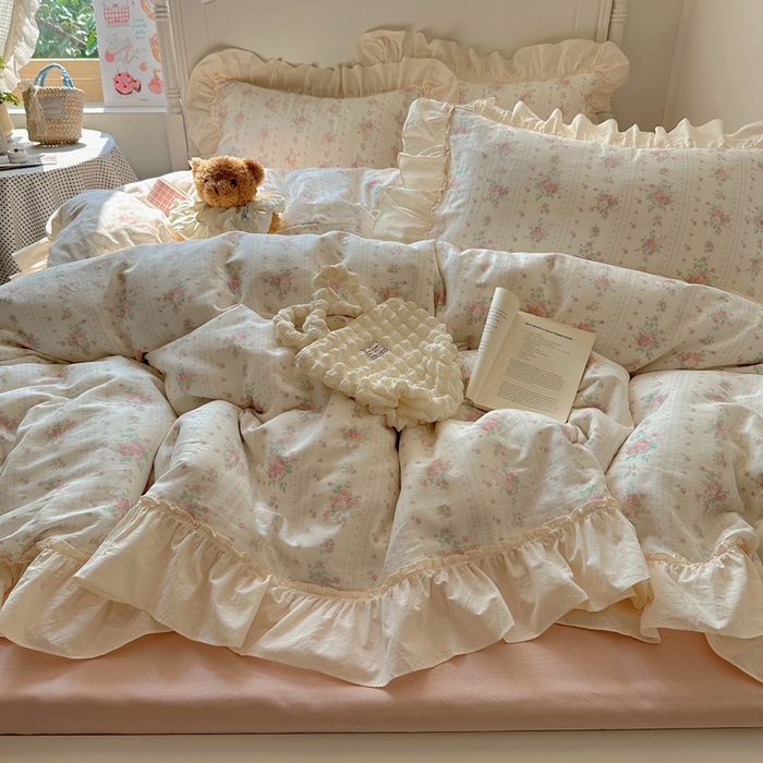 91家纺网 家纺一手货源 找家纺 六巷胡同2025新款法式小碎花a类全棉双层纱花边款四件套 双层纱-海棠秘境