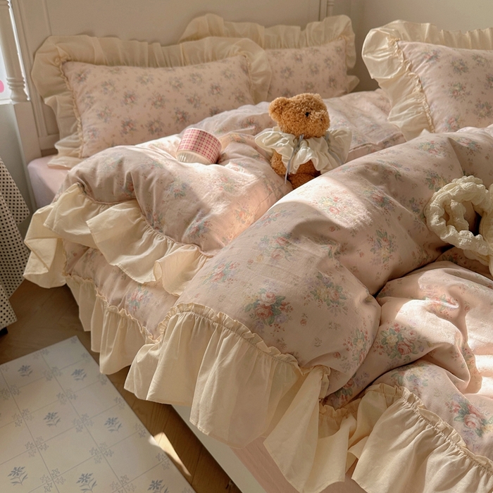 91家纺网 家纺一手货源 找家纺 六巷胡同2025新款法式小碎花a类全棉双层纱花边款四件套 双层纱-风栖木槿