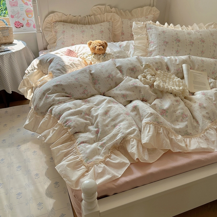 91家纺网 家纺一手货源 找家纺 六巷胡同2025新款法式小碎花a类全棉双层纱花边款四件套 双层纱-海棠秘境