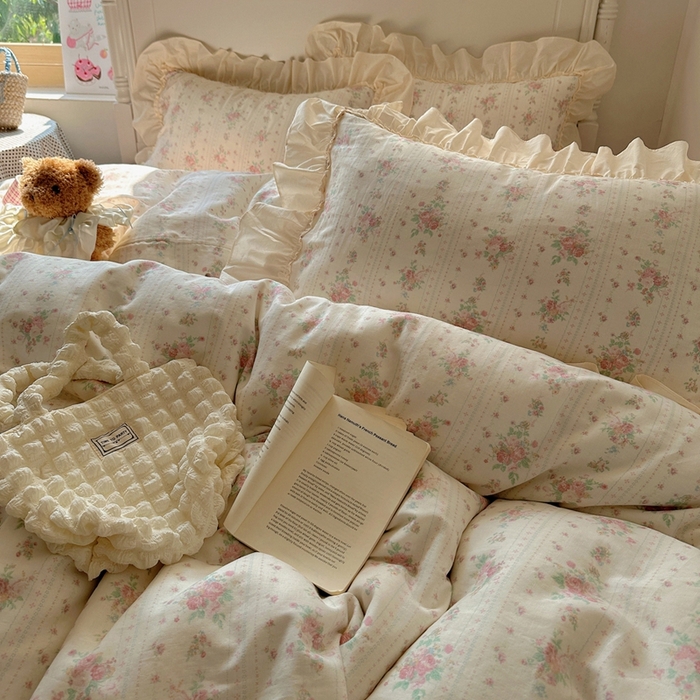 91家纺网 家纺一手货源 找家纺 六巷胡同2025新款法式小碎花a类全棉双层纱花边款四件套 双层纱-海棠秘境