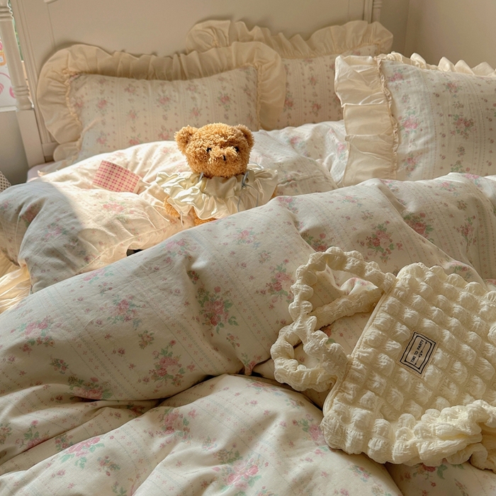 91家纺网 家纺一手货源 找家纺 六巷胡同2025新款法式小碎花a类全棉双层纱花边款四件套 双层纱-海棠秘境