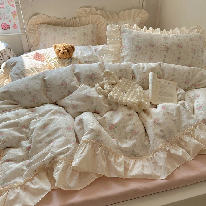 91家纺网 家纺一手货源 找家纺 六巷胡同2025新款法式小碎花a类全棉双层纱花边款四件套 双层纱-海棠秘境