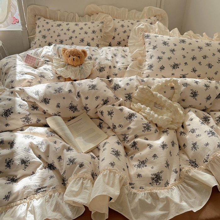 91家纺网 家纺一手货源 找家纺 六巷胡同2025新款法式小碎花a类全棉双层纱花边款四件套 双层纱-暮秋千寻