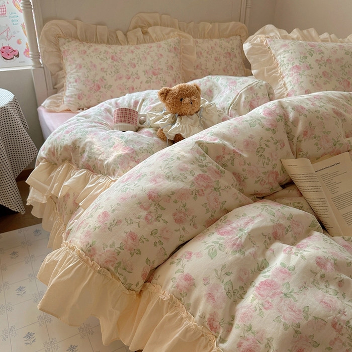 91家纺网 家纺一手货源 找家纺 六巷胡同2025新款法式小碎花a类全棉双层纱花边款四件套 双层纱-蔷薇岛屿