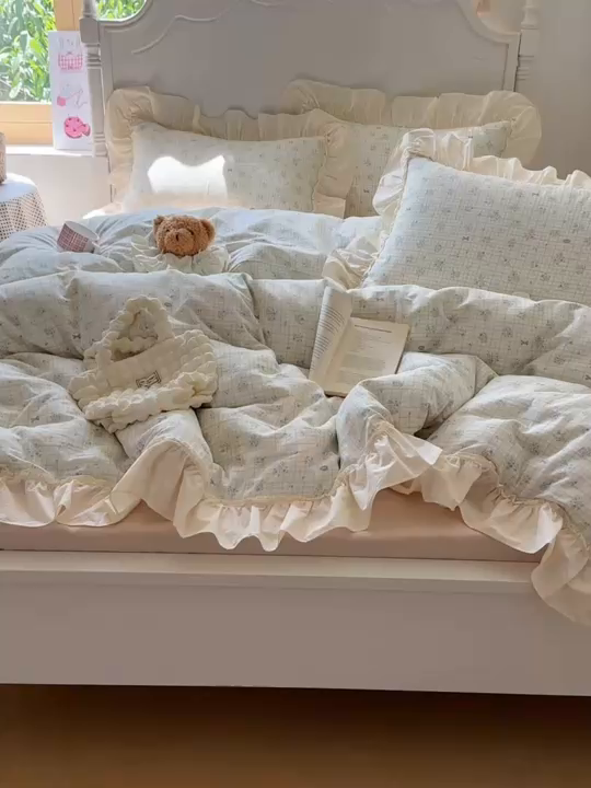 91家纺网 家纺一手货源 找家纺 六巷胡同2025新款法式小碎花a类全棉双层纱花边款四件套 双层纱-薇蓝物语