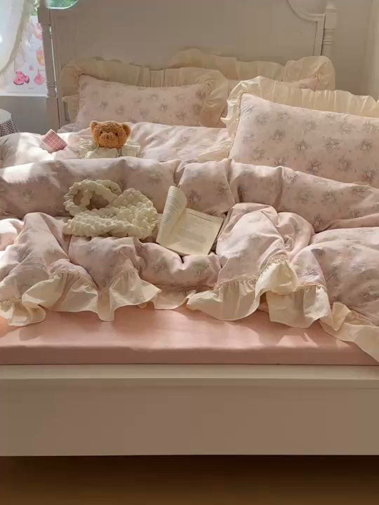 91家纺网 家纺一手货源 找家纺 六巷胡同2025新款法式小碎花a类全棉双层纱花边款四件套 双层纱-风栖木槿