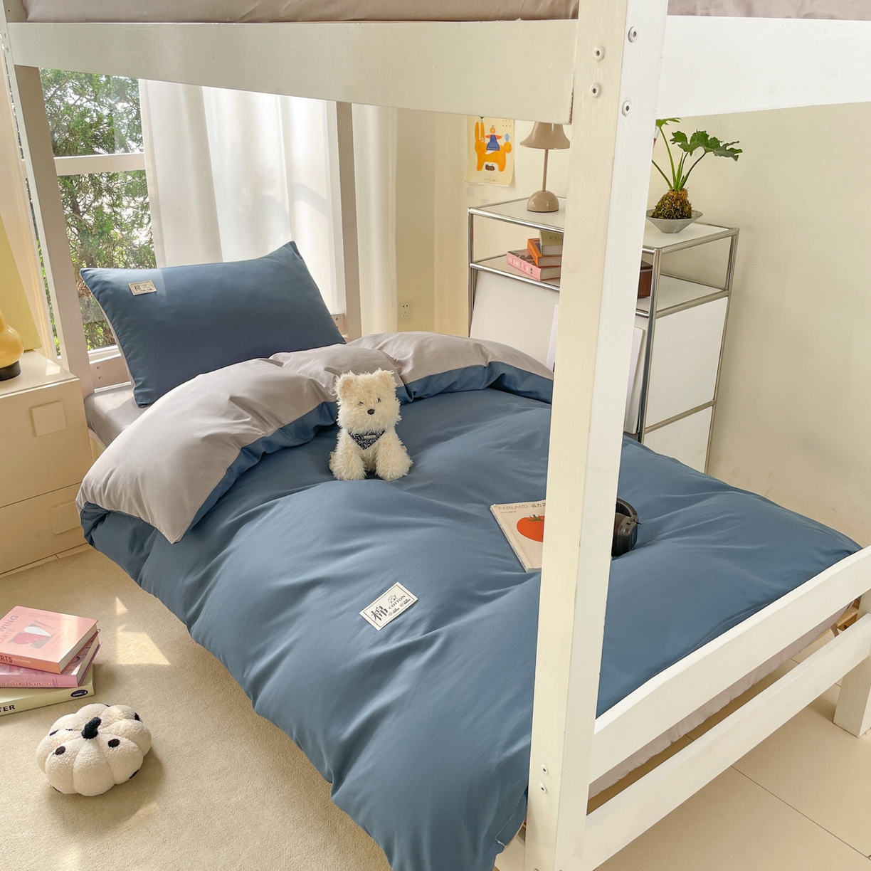 91家纺网 家纺一手货源 找家纺 莱通家纺 2025春夏新款纯棉13372纯色双拼学生三件套 宾利蓝+山灰