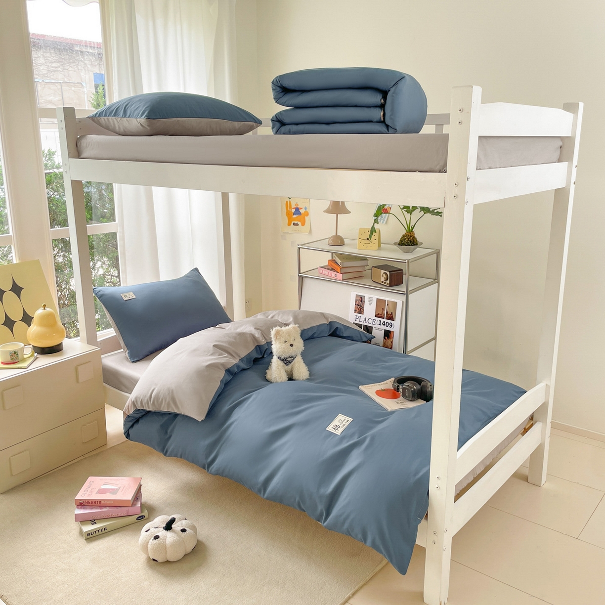 91家纺网 家纺一手货源 找家纺 莱通家纺 2025春夏新款纯棉13372纯色双拼学生三件套 宾利蓝+山灰