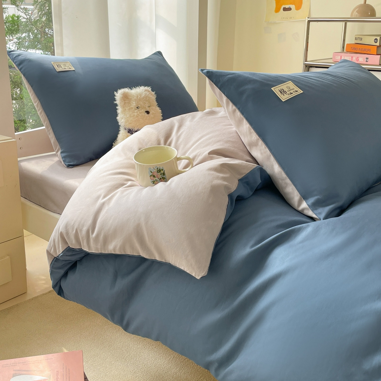 91家纺网 家纺一手货源 找家纺 莱通家纺 2025春夏新款纯棉13372纯色双拼学生三件套 宾利蓝+山灰