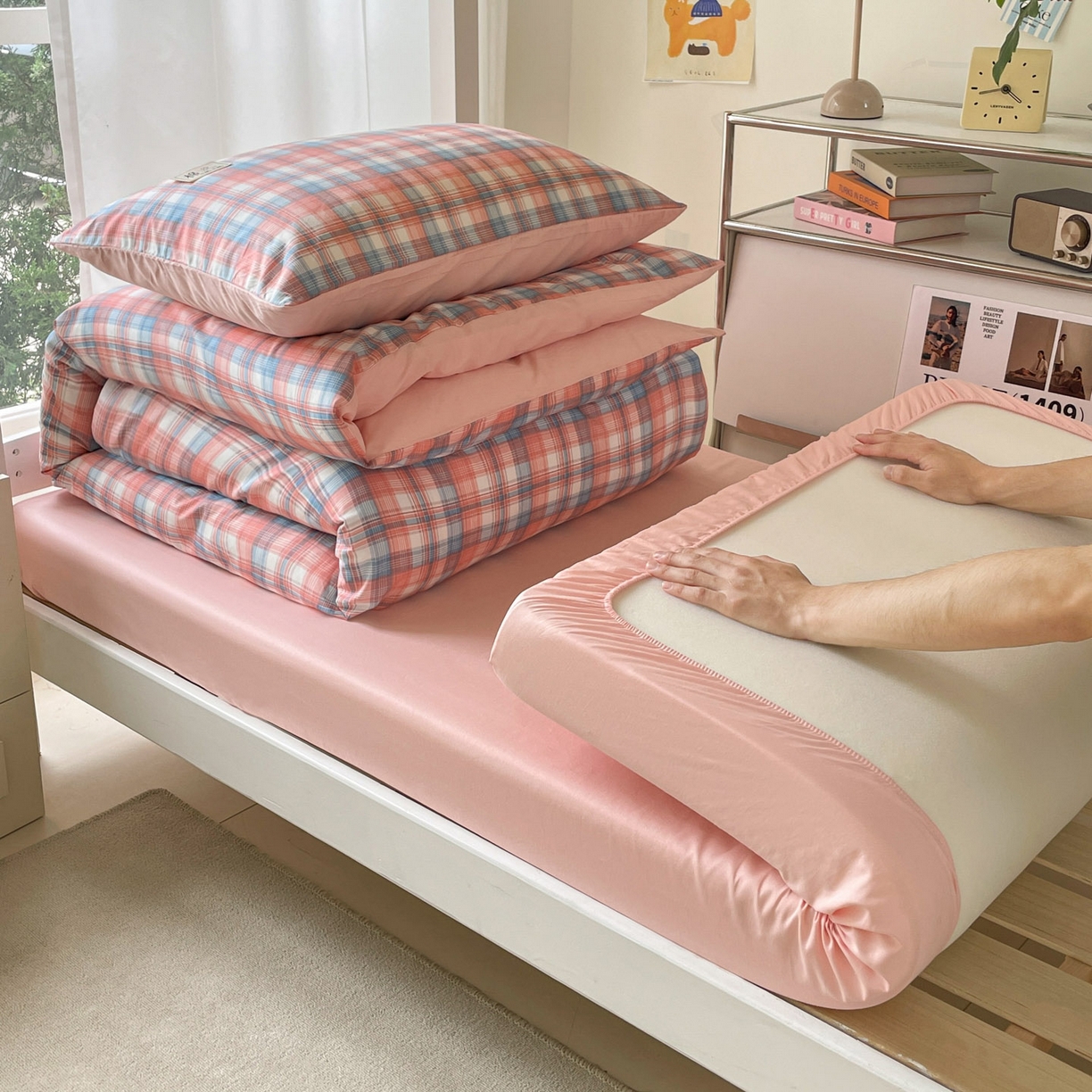 91家纺网 家纺一手货源 找家纺 莱通家纺 2025春夏新款纯棉13372纯色双拼学生三件套 粉小格