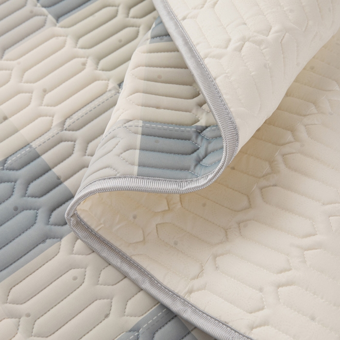 91家纺网 家纺一手货源 找家纺 （总）凌云2025新款直播爆款0.8加厚A类凉感丝学生乳胶凉席