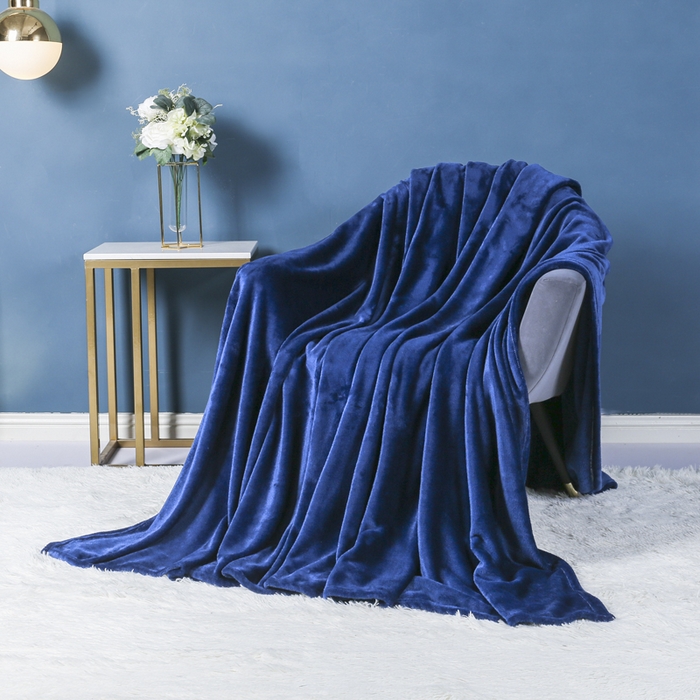 胜百毛毯2025新款素色200克法兰绒毯 藏青