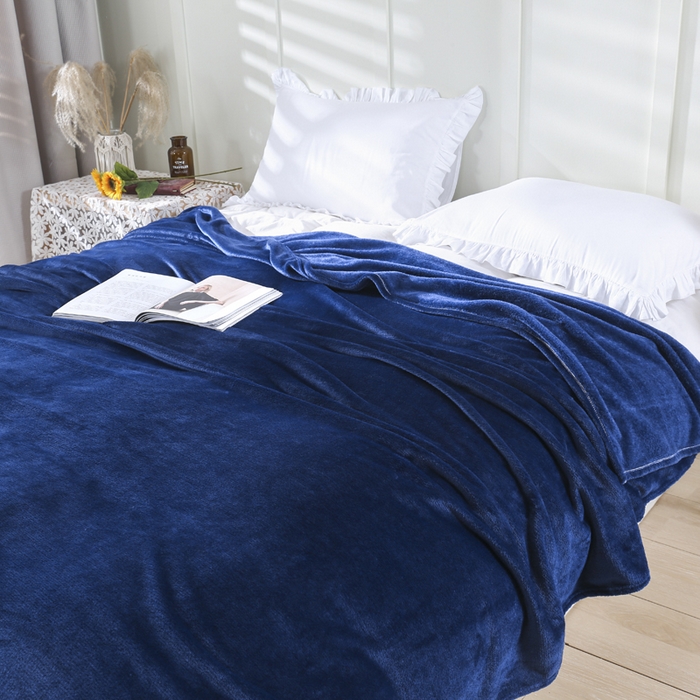 91家纺网 家纺一手货源 找家纺 胜百毛毯2025新款素色200克法兰绒毯 藏青