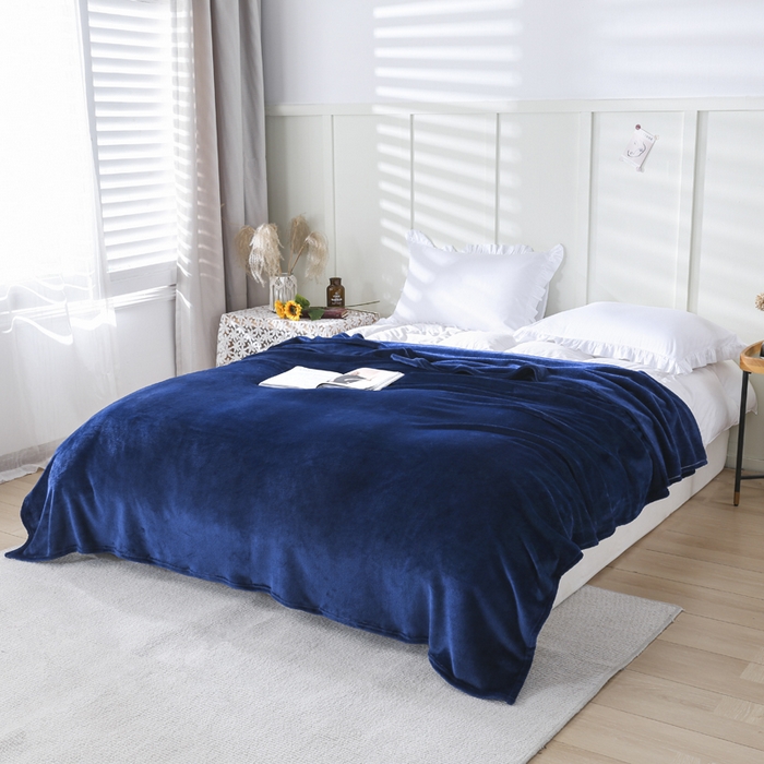 91家纺网 家纺一手货源 找家纺 胜百毛毯2025新款素色200克法兰绒毯 藏青