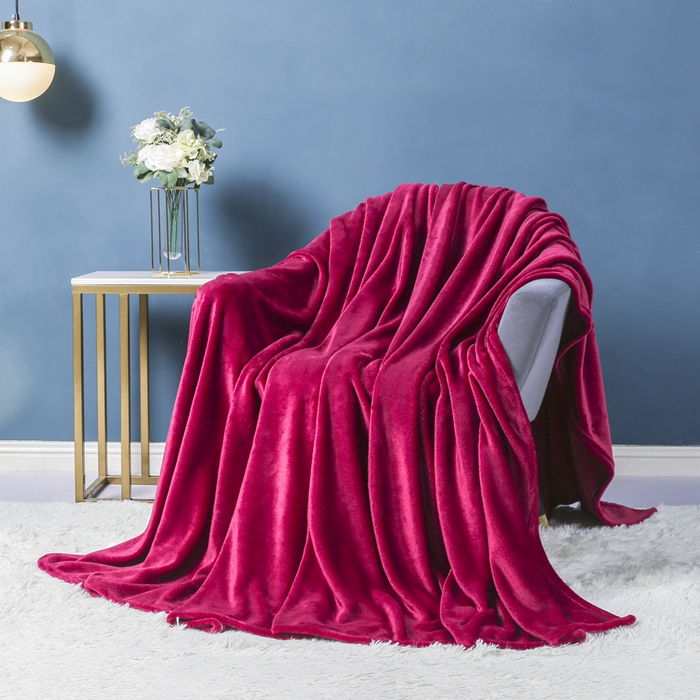 胜百毛毯2025新款素色200克法兰绒毯 酒红