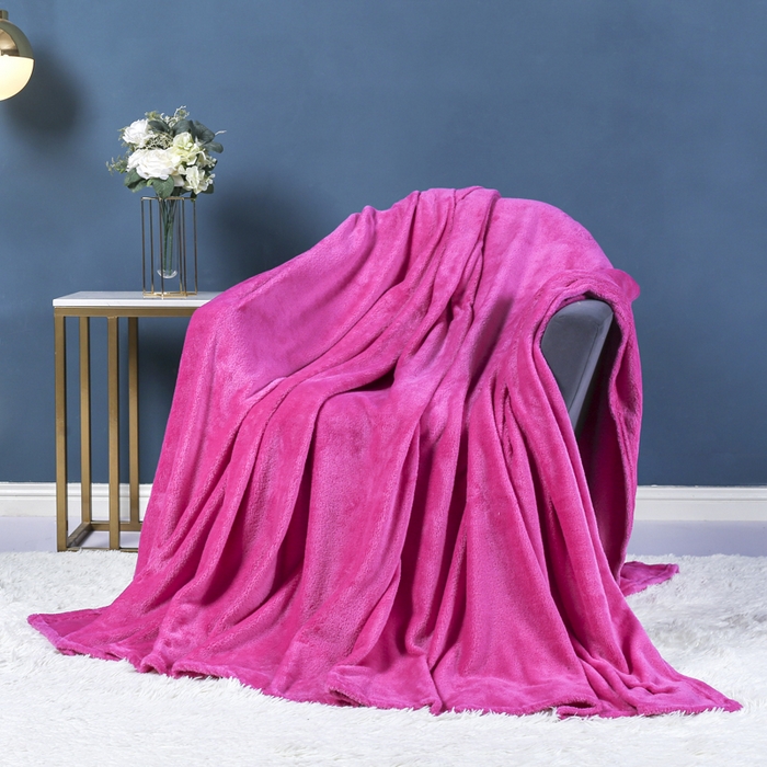 胜百毛毯2025新款素色200克法兰绒毯 玫红