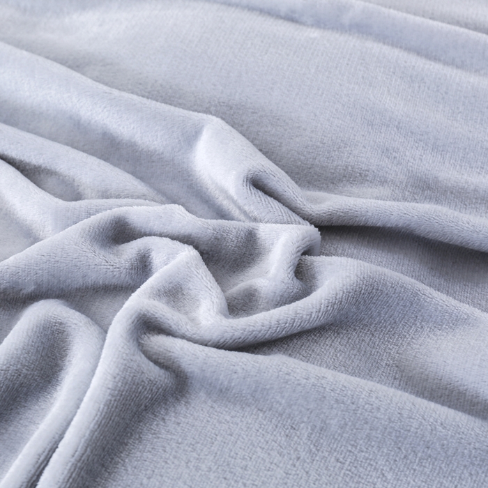 91家纺网 家纺一手货源 找家纺 胜百毛毯2025新款素色200克法兰绒毯 浅灰