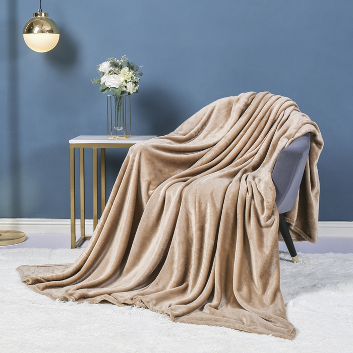 胜百毛毯2025新款素色200克法兰绒毯 驼色