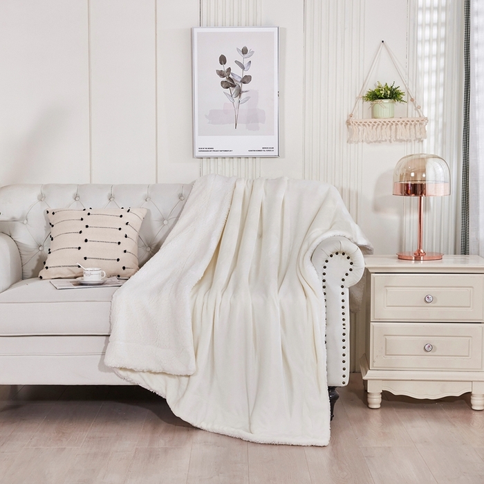 91家纺网 家纺一手货源 找家纺 胜百毛毯 2025新款平方克重200克双面法兰绒毛毯 白