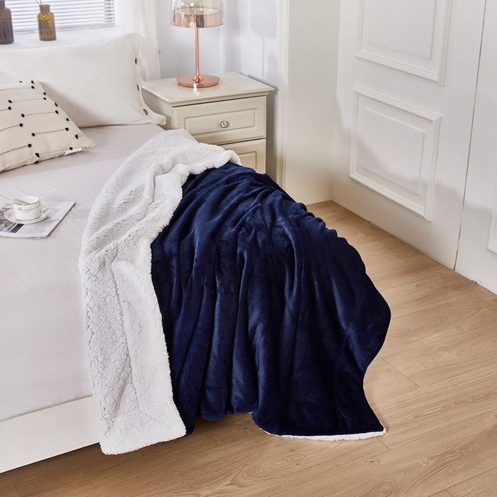 91家纺网 家纺一手货源 找家纺 胜百毛毯 2025新款平方克重200克双面法兰绒毛毯 深蓝