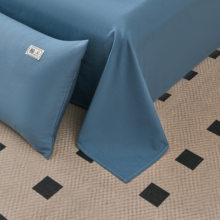 91家纺网 家纺一手货源 找家纺 宇彬家纺 2025直播新款13374全棉母婴级简约轻奢贴画纯色单被套斜纹贡缎新疆长绒贴标款无印风系列 简约-宾利蓝