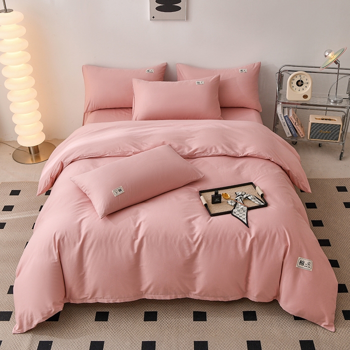 91家纺网 家纺一手货源 找家纺 宇彬家纺 2025直播新款13374全棉母婴级简约轻奢贴画纯色单被套斜纹贡缎新疆长绒贴标款无印风系列 简约-紫豆沙