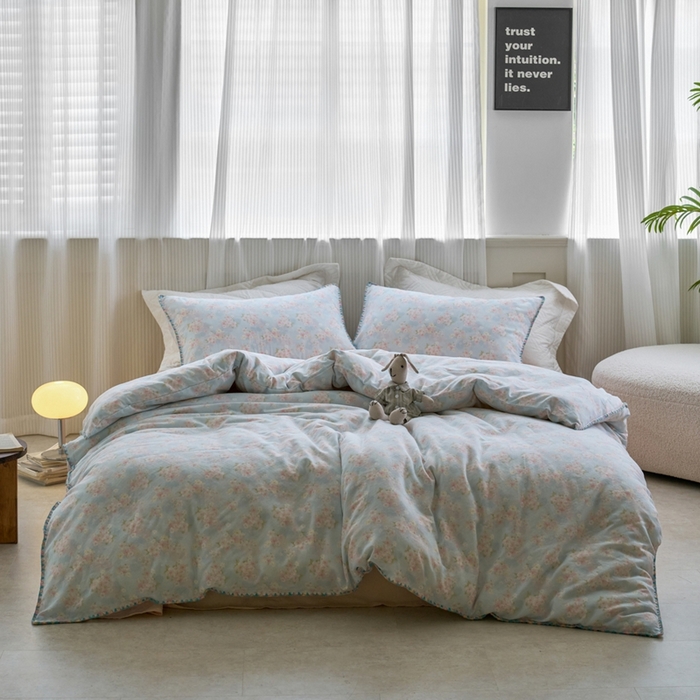 91家纺网 家纺一手货源 找家纺 洋铭区（原狠狠爱） 2025新款全棉彩边双层四件套 紫薇兰花